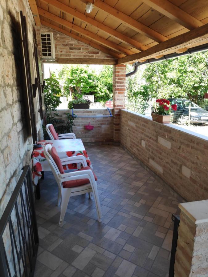 Apartmani Memic 100 M Do Plaze, Apartments Memic Only 100M From Beach بوريتش المظهر الخارجي الصورة