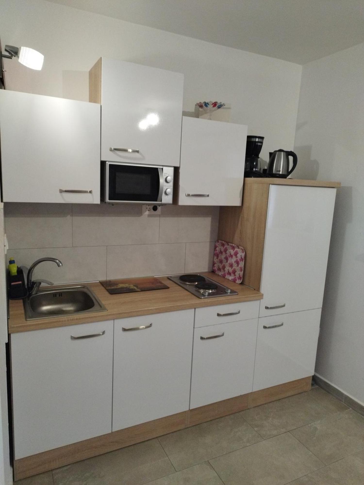 Apartmani Memic 100 M Do Plaze, Apartments Memic Only 100M From Beach بوريتش المظهر الخارجي الصورة