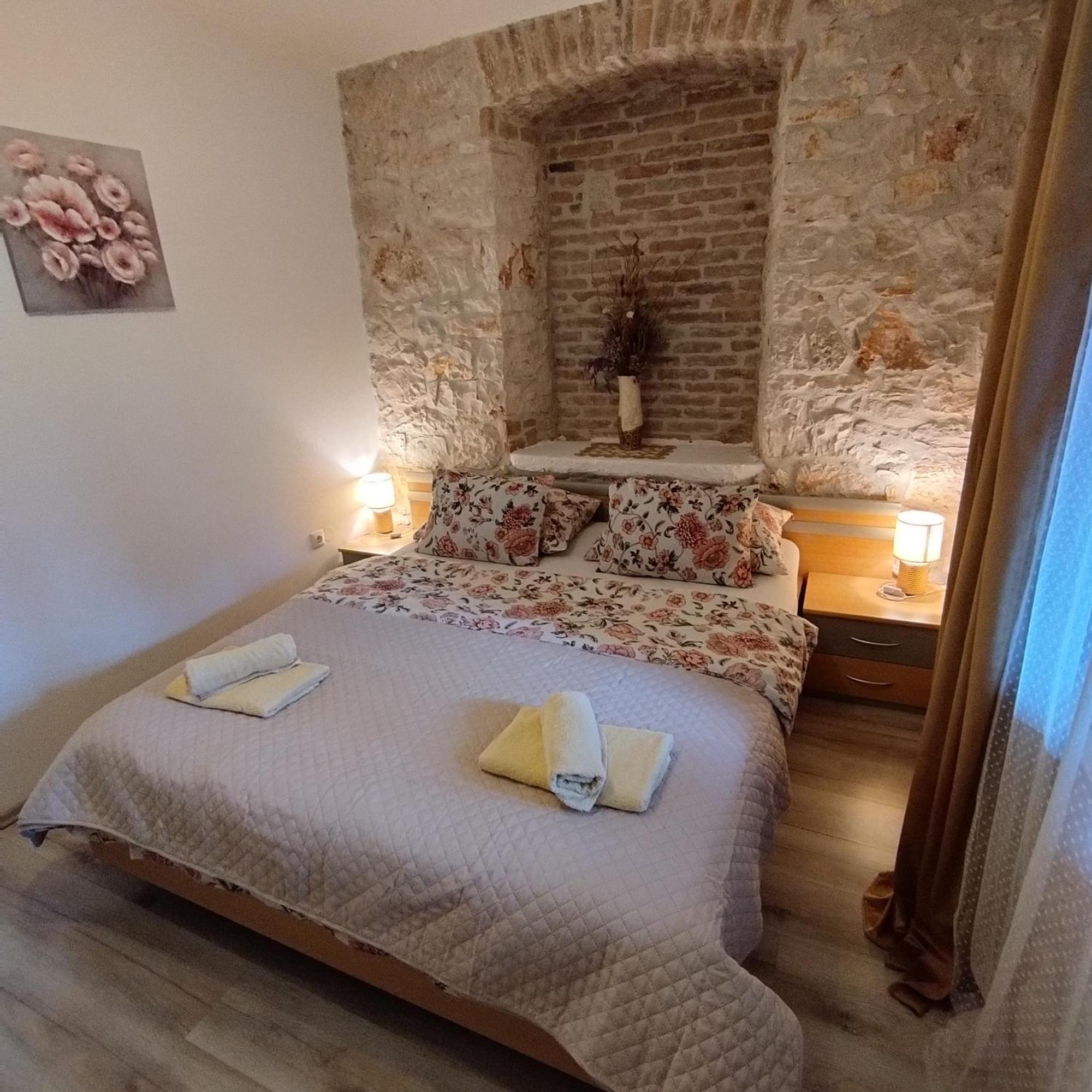 Apartmani Memic 100 M Do Plaze, Apartments Memic Only 100M From Beach بوريتش المظهر الخارجي الصورة