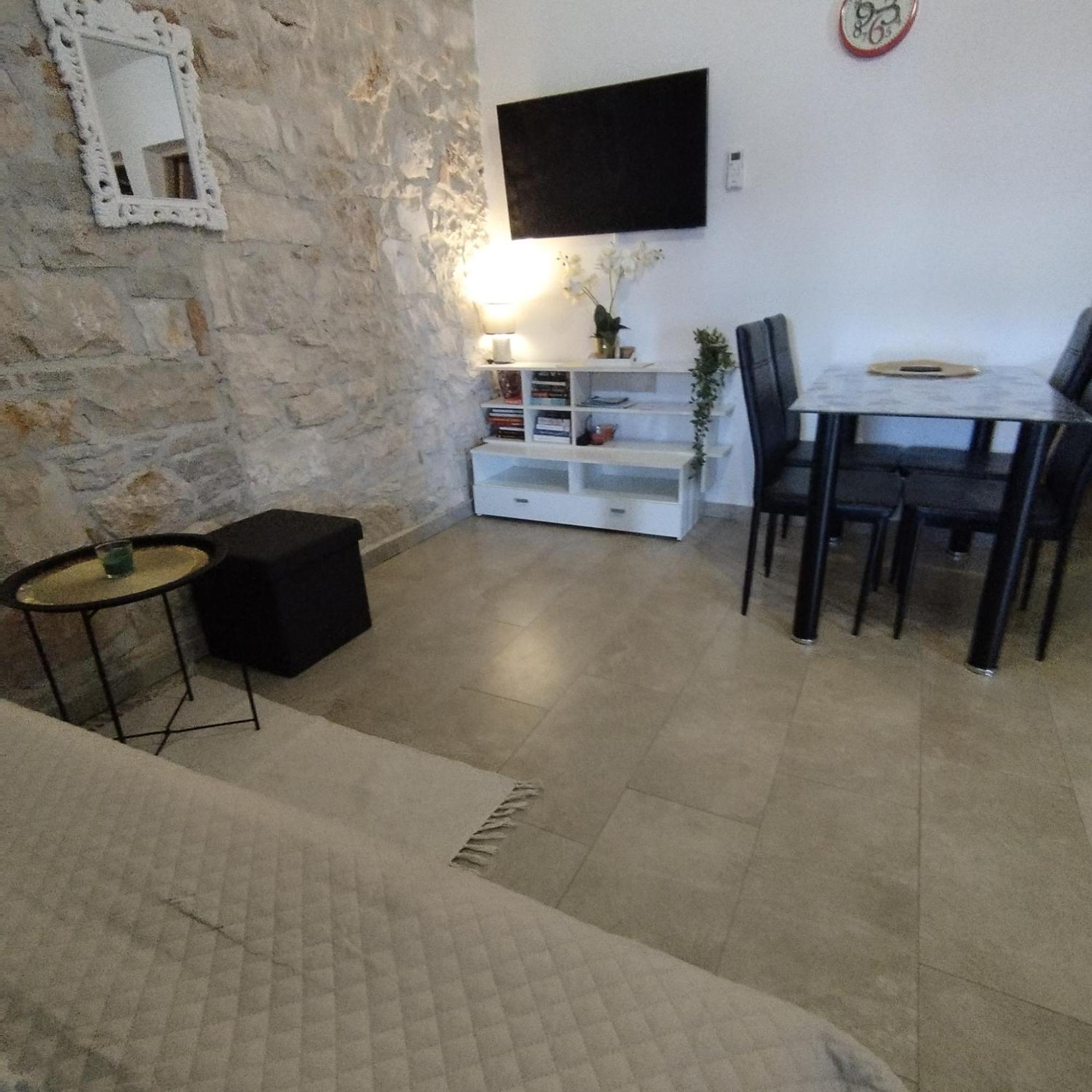 Apartmani Memic 100 M Do Plaze, Apartments Memic Only 100M From Beach بوريتش المظهر الخارجي الصورة