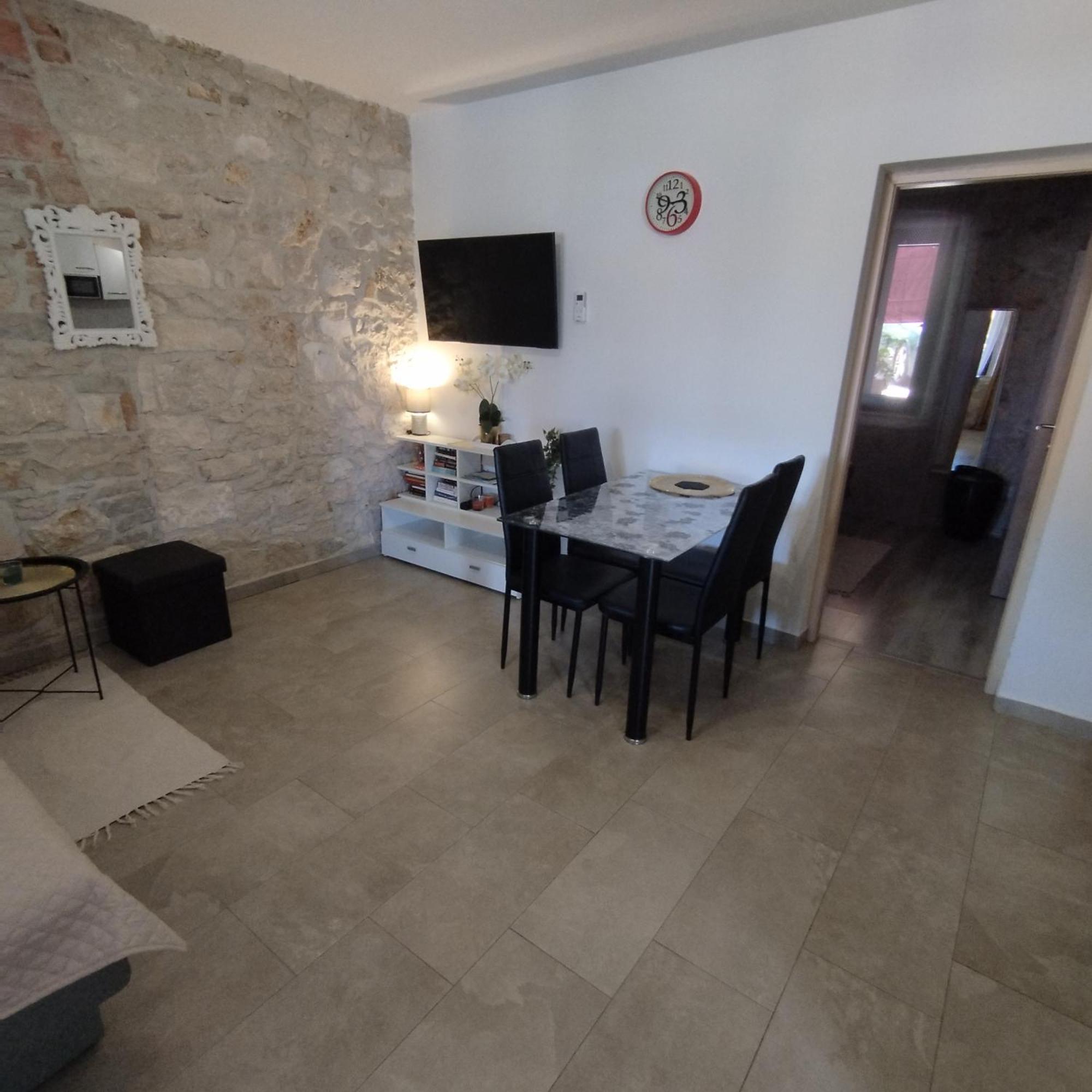 Apartmani Memic 100 M Do Plaze, Apartments Memic Only 100M From Beach بوريتش المظهر الخارجي الصورة